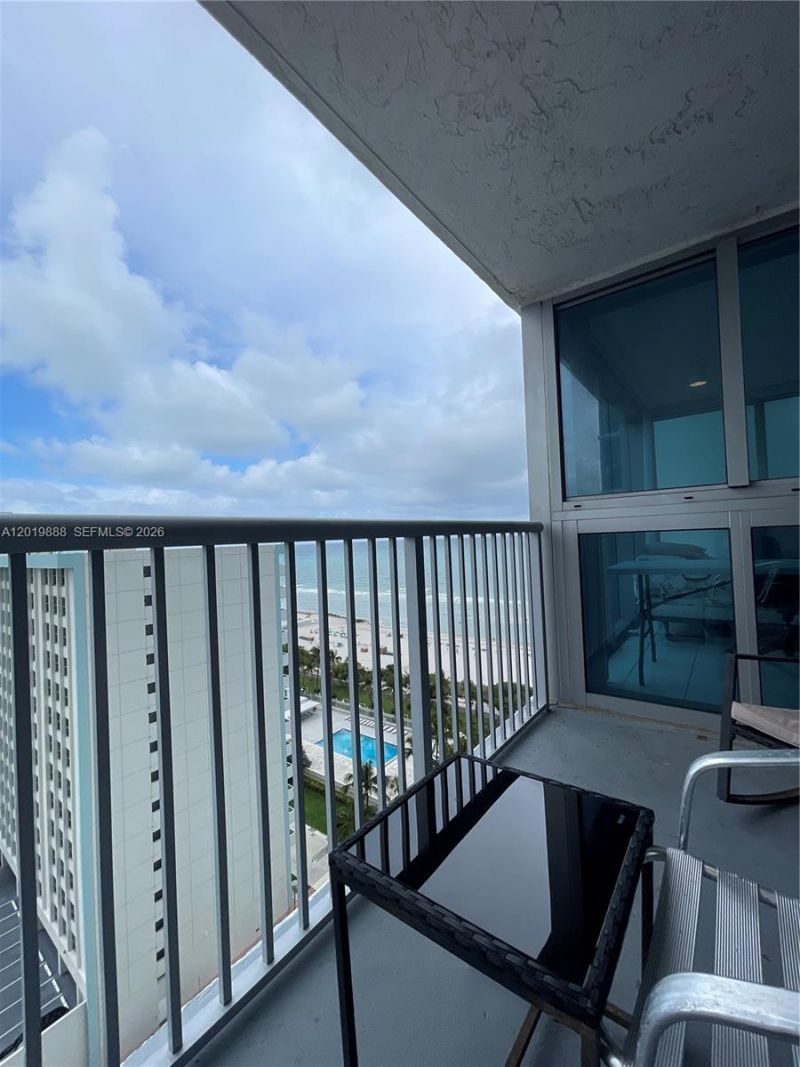 2655 Collins Ave , Unit 1907, Miami Beach, FL 33140 Photo