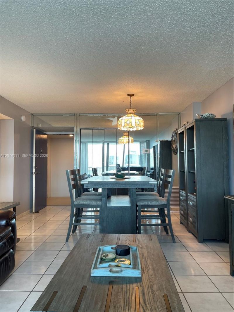 2655 Collins Ave , Unit 1907, Miami Beach, FL 33140 Photo