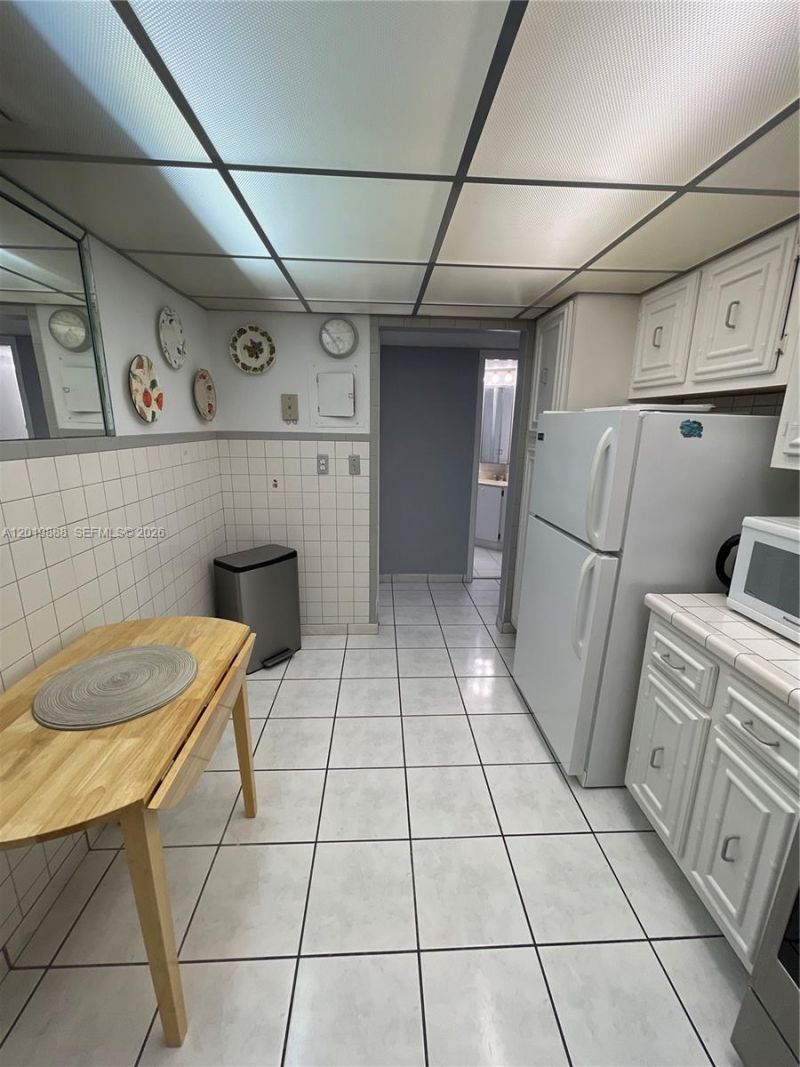 2655 Collins Ave , Unit 1907, Miami Beach, FL 33140 Photo