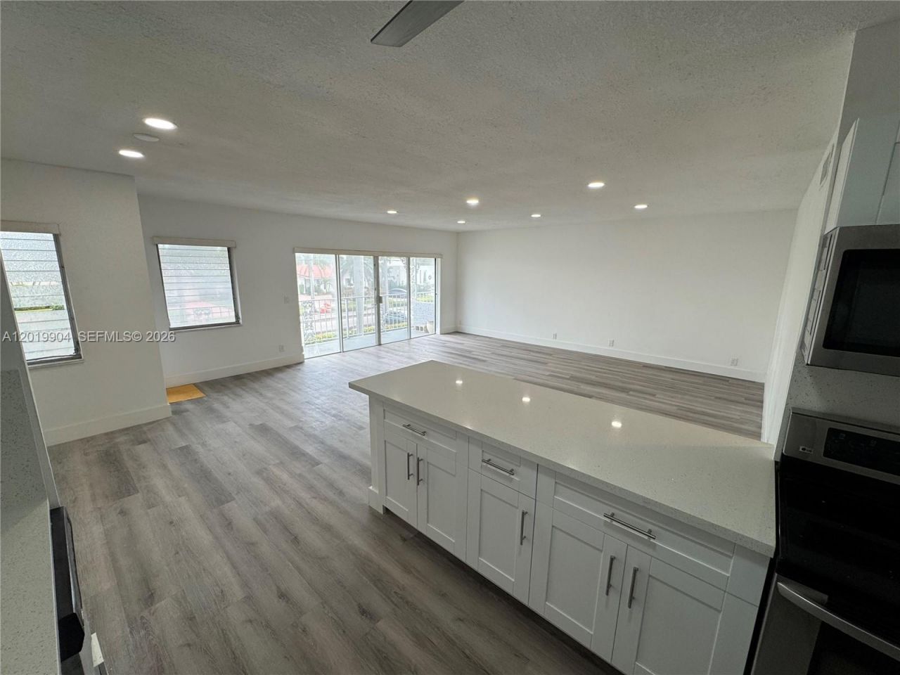630 Layne Blvd , Unit 211, Hallandale Beach, FL 33009 Photo