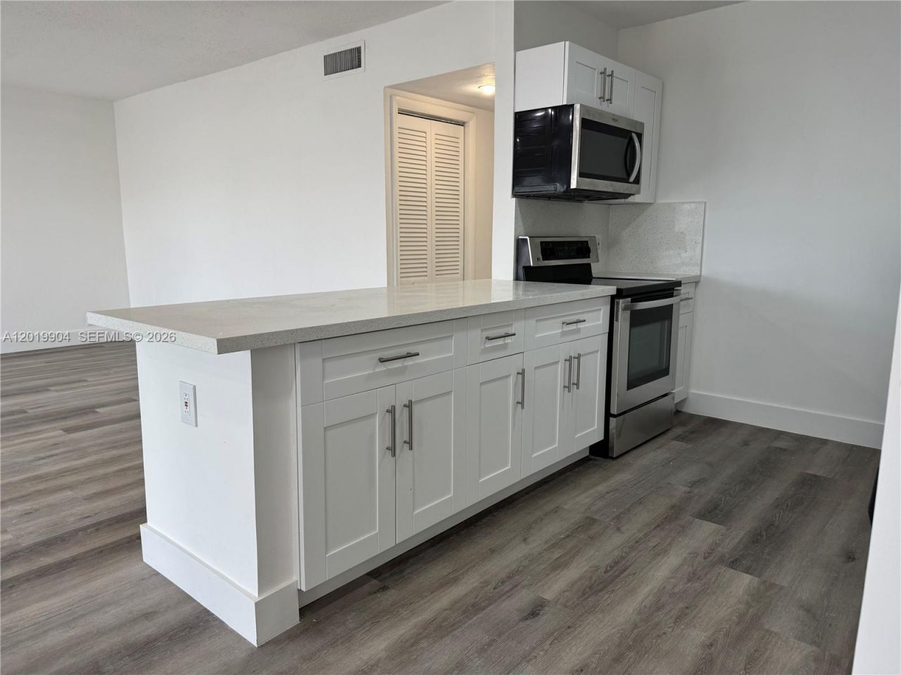 630 Layne Blvd , Unit 211, Hallandale Beach, FL 33009 Photo