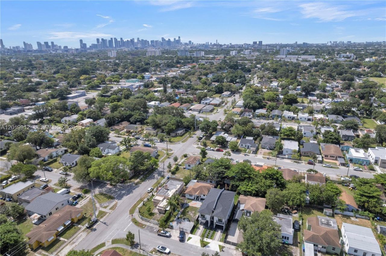 1818 NW 49 St., Miami, FL 33142 Photo