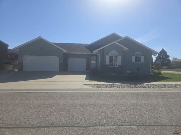 751 EARLEEN ST, Rapid City, SD 57701