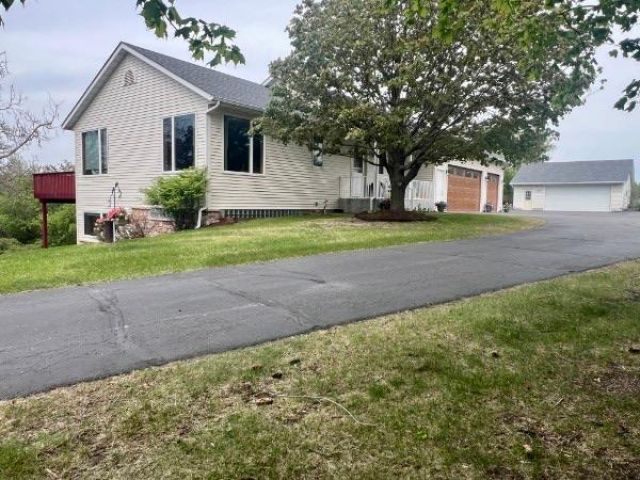 765 Oriole Lane , Hudson, WI 54016