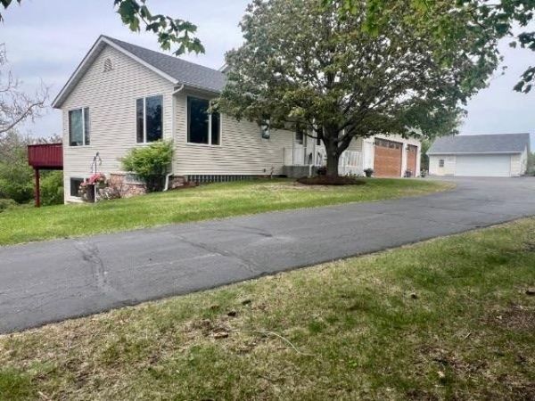 765 Oriole Lane , Hudson, WI 54016