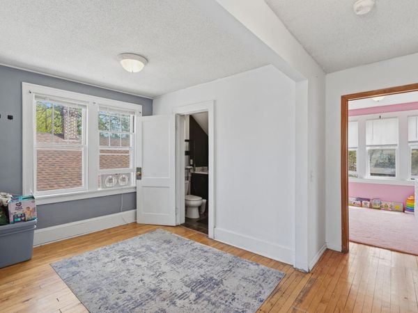 1105 Rose Avenue E, Saint Paul, MN 55106