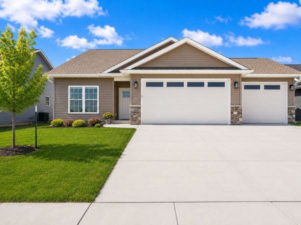 1868 REDBUD Circle , Eldridge, IA 52748
