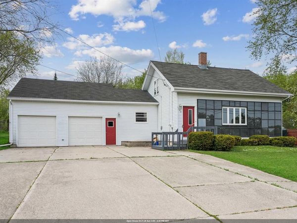 1108 MAIN STREET, Kellnersville, WI 54247