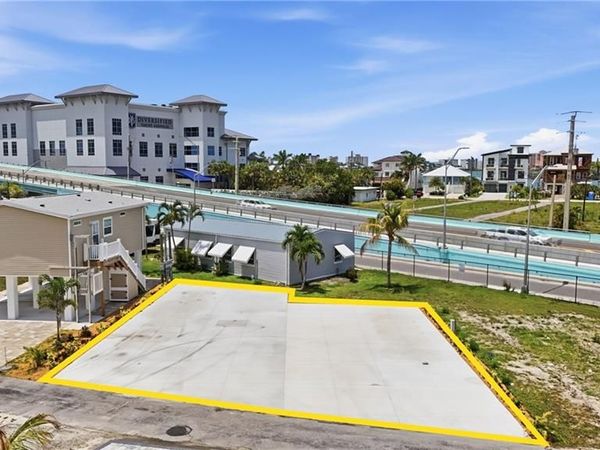 19281 #32-33 San Carlos BLVD , FORT MYERS BEACH, FL 33931