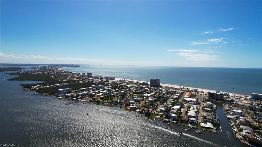 19281 #32-33 San Carlos Blvd, Fort Myers Beach, FL 33931 Photo