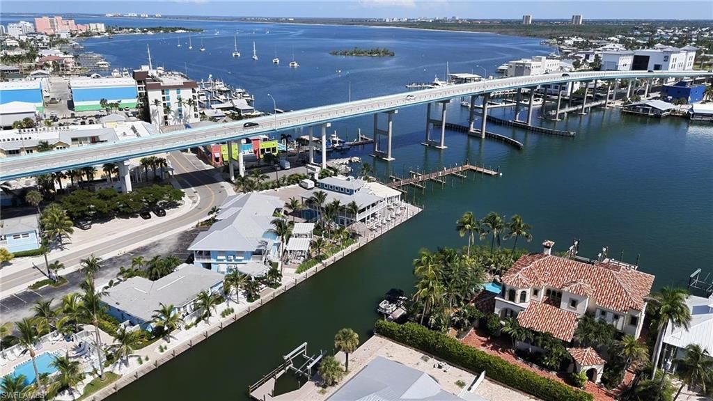 19281 #32-33 San Carlos Blvd, Fort Myers Beach, FL 33931 Photo
