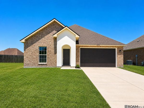 13876 Avocado Dr, Denham Springs, LA 70726