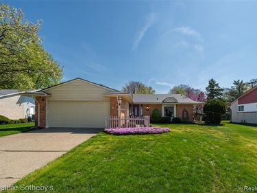 14188 Ramblewood Street, Livonia, MI 48154