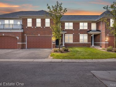 7382 Gateway Drive, West Bloomfield Twp, MI 48322