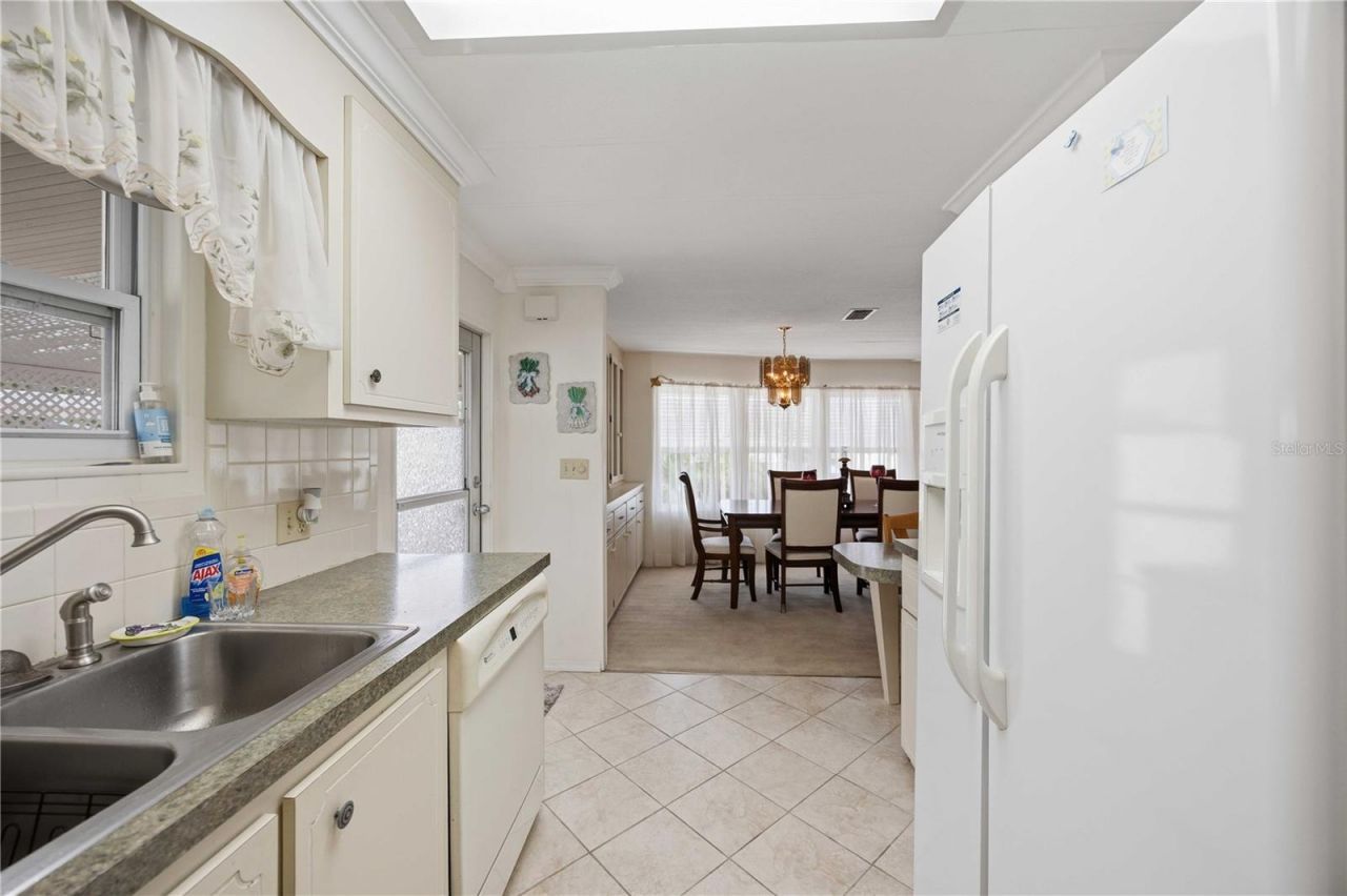 16 S Granada Plaza, Englewood, FL 34223 Photo