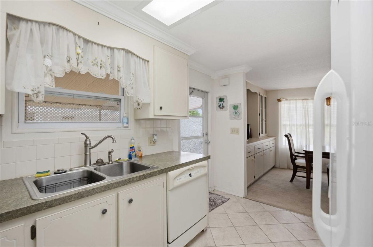 16 S Granada Plaza, Englewood, FL 34223 Photo