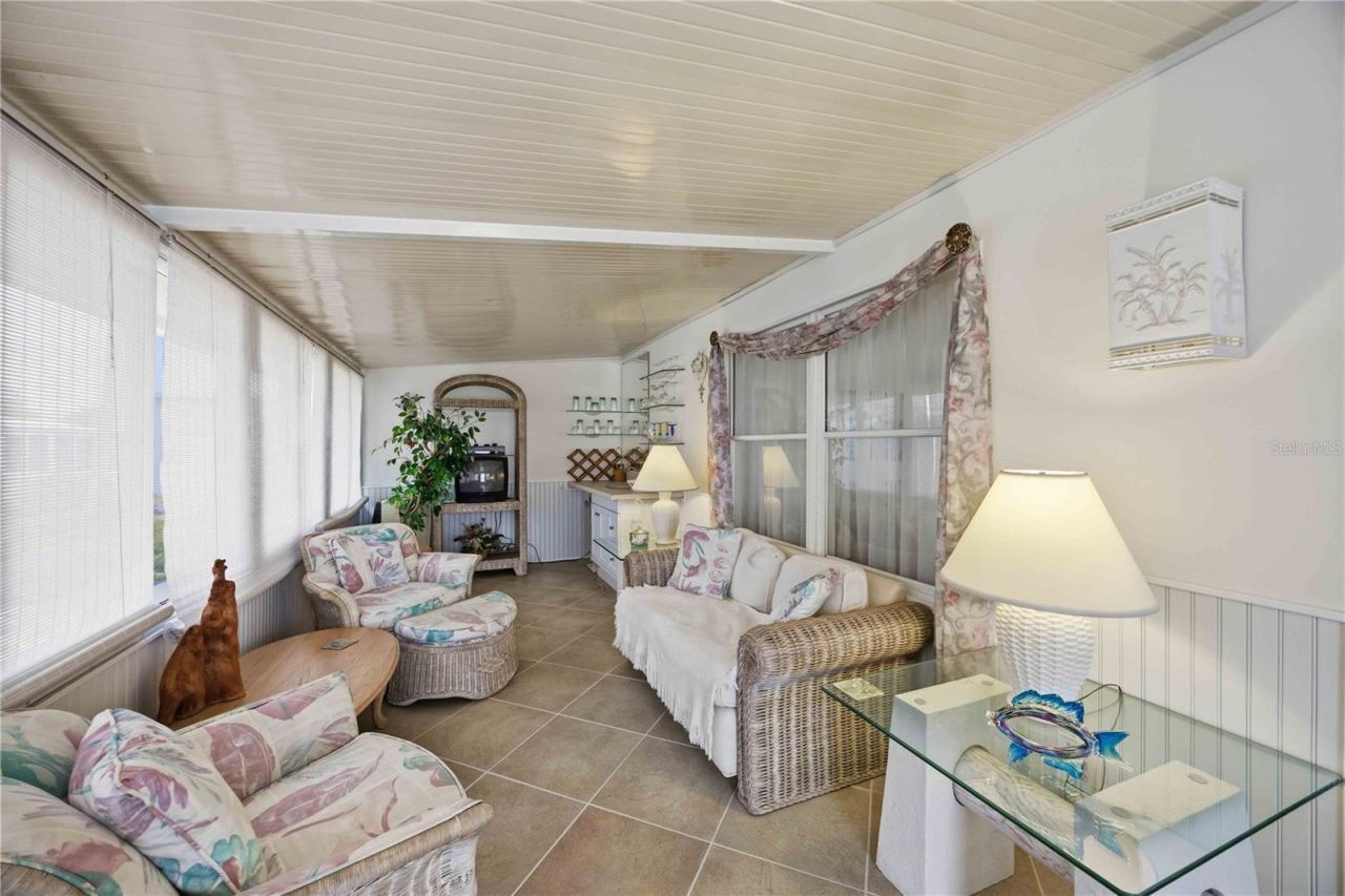 16 S Granada Plaza, Englewood, FL 34223 Photo