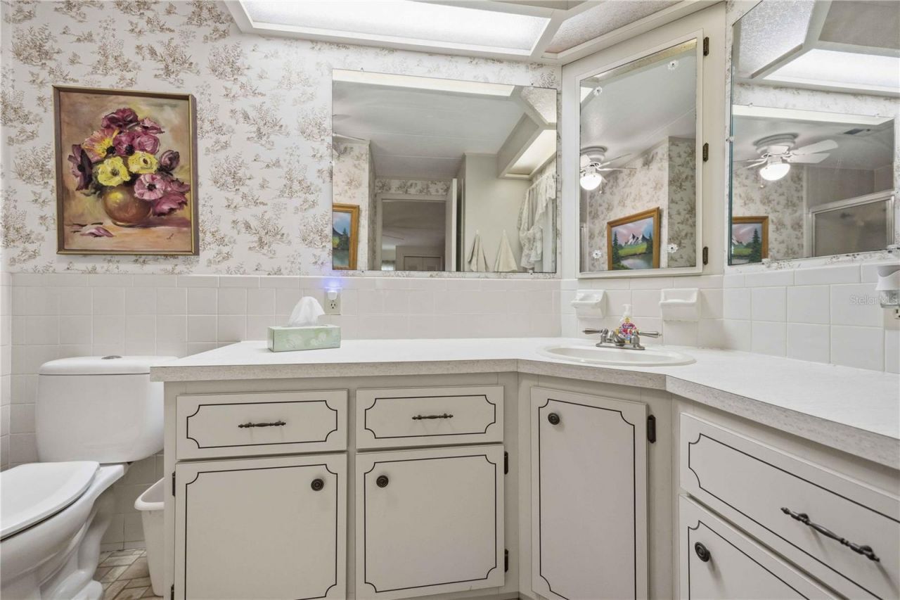 16 S Granada Plaza, Englewood, FL 34223 Photo