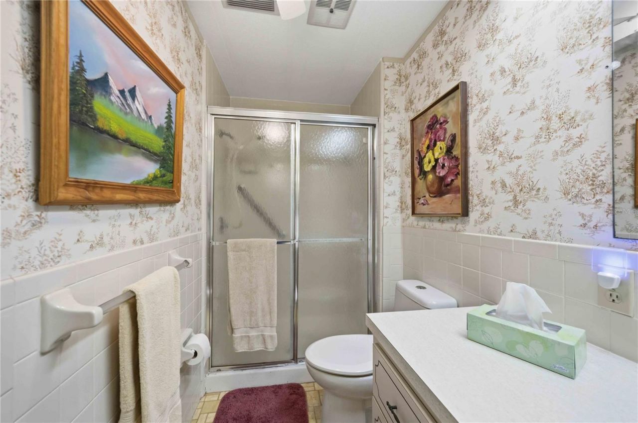 16 S Granada Plaza, Englewood, FL 34223 Photo