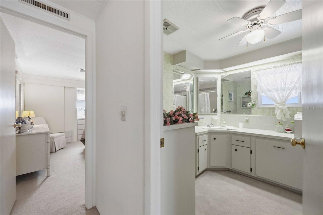 16 S Granada Plaza, Englewood, FL 34223 Photo