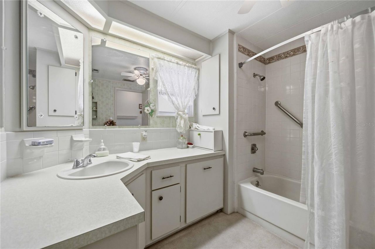 16 S Granada Plaza, Englewood, FL 34223 Photo