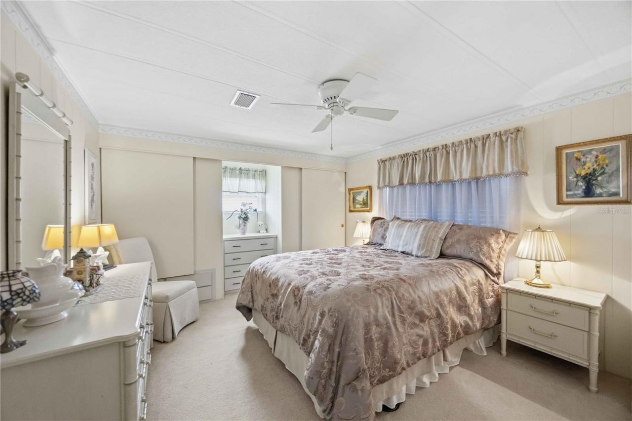 16 S Granada Plaza, Englewood, FL 34223 Photo