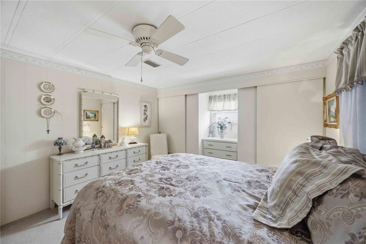 16 S Granada Plaza, Englewood, FL 34223 Photo