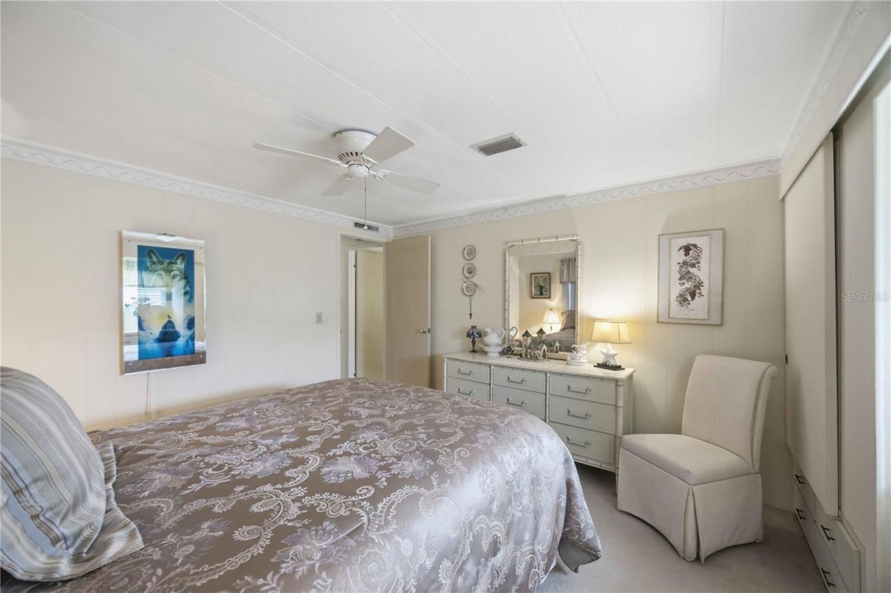 16 S Granada Plaza, Englewood, FL 34223 Photo