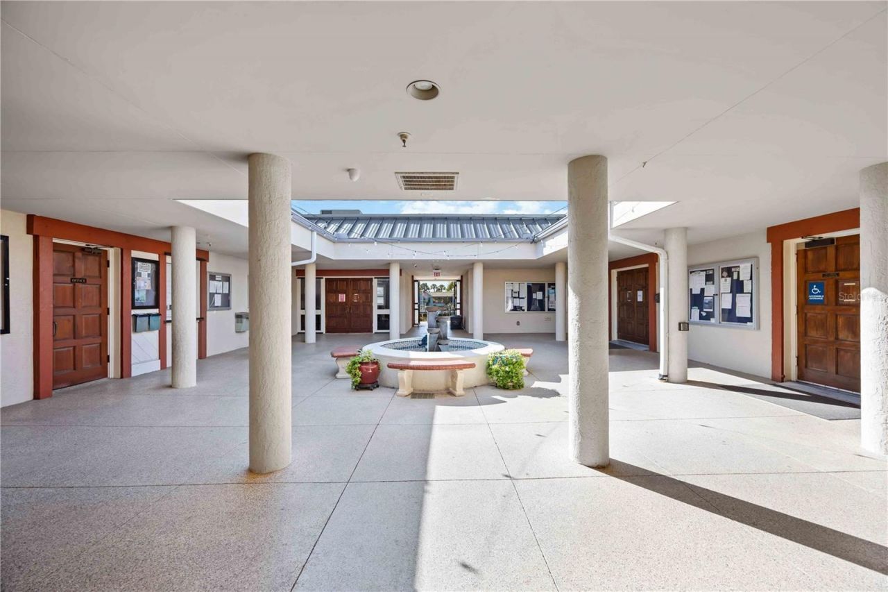 16 S Granada Plaza, Englewood, FL 34223 Photo