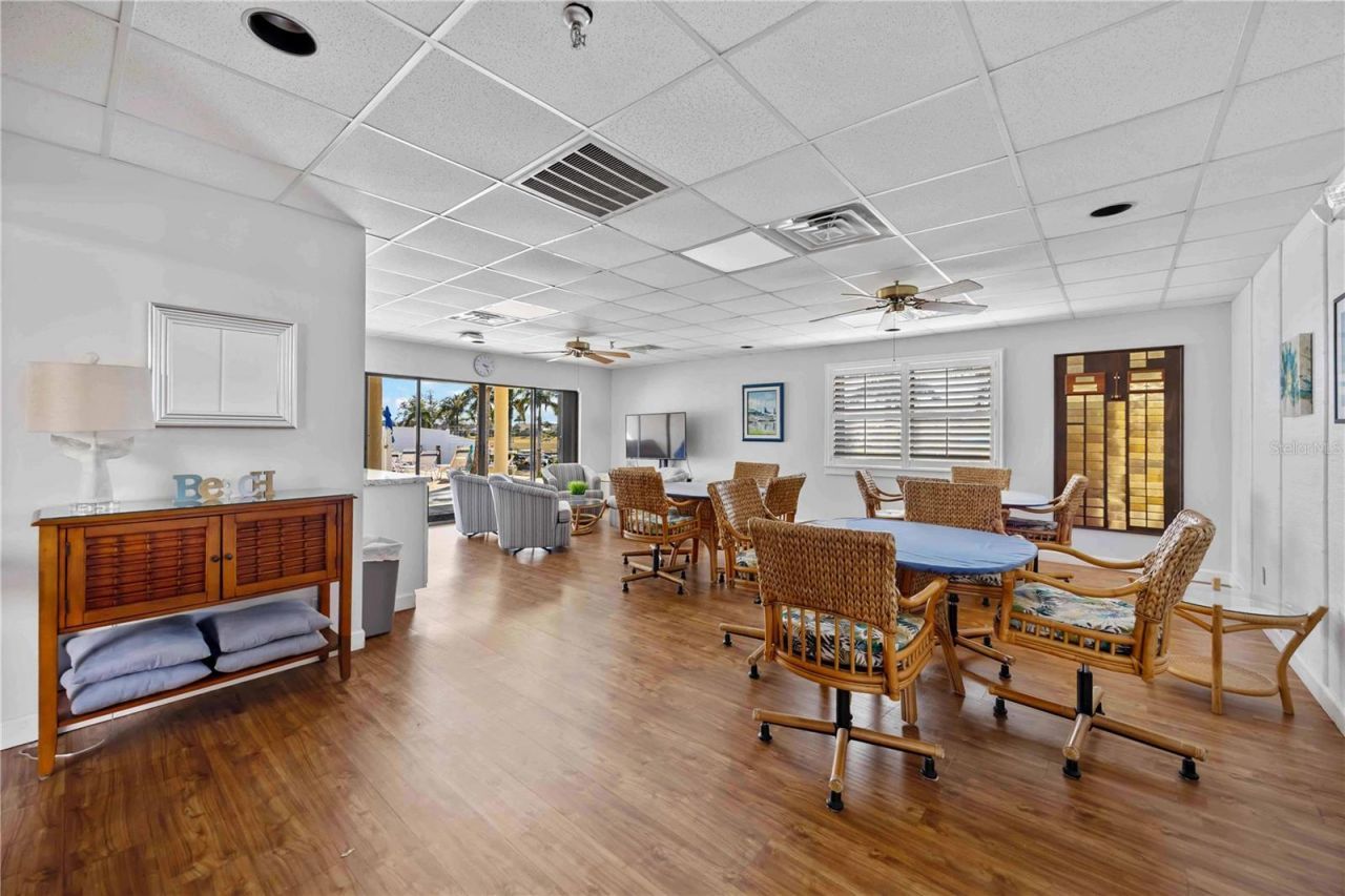 16 S Granada Plaza, Englewood, FL 34223 Photo