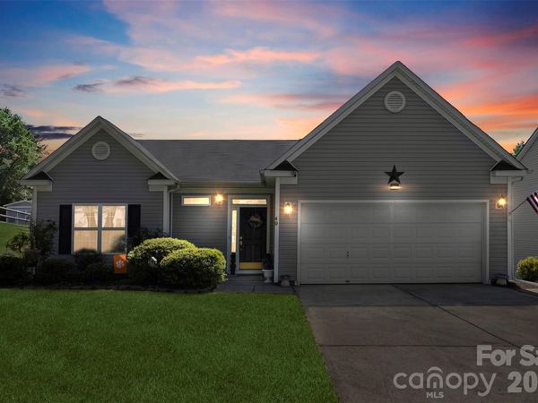 40 Ashton Bluff Circle, Mount Holly, NC 28120