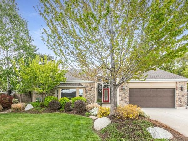 10183 S HICKORY POINT DR, Sandy, UT 84092