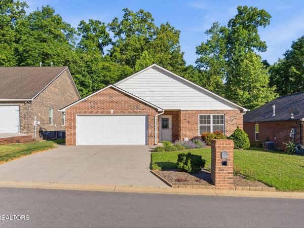 128 Ann Cove Lane , Powell, TN 37849