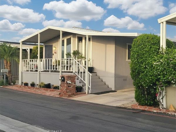 20652 Lassen, Unit 22, Chatsworth, CA 91311