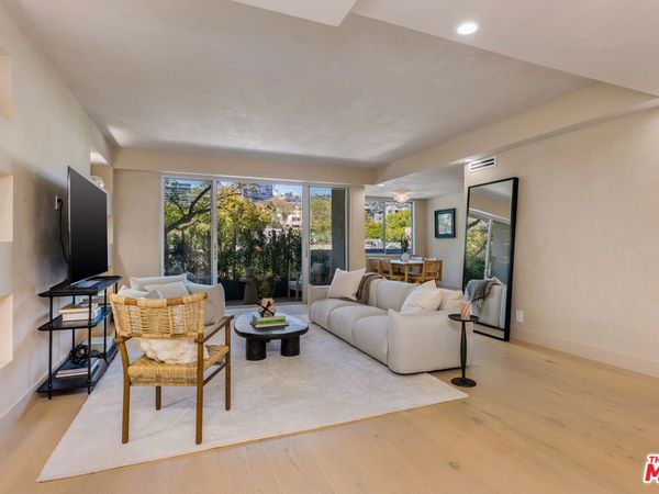 818 N Doheny Drive, Unit 205, West Hollywood, CA 90069