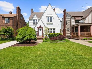 3545 Raymont Boulevard, University Heights, OH 44118