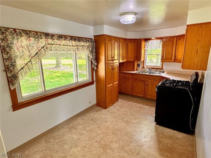 1975 Mcgowan Road, Norton, OH 44203 Photo 7