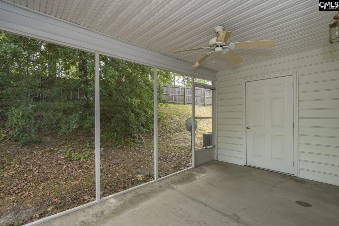 218 Gate Post Lane  Photo 4