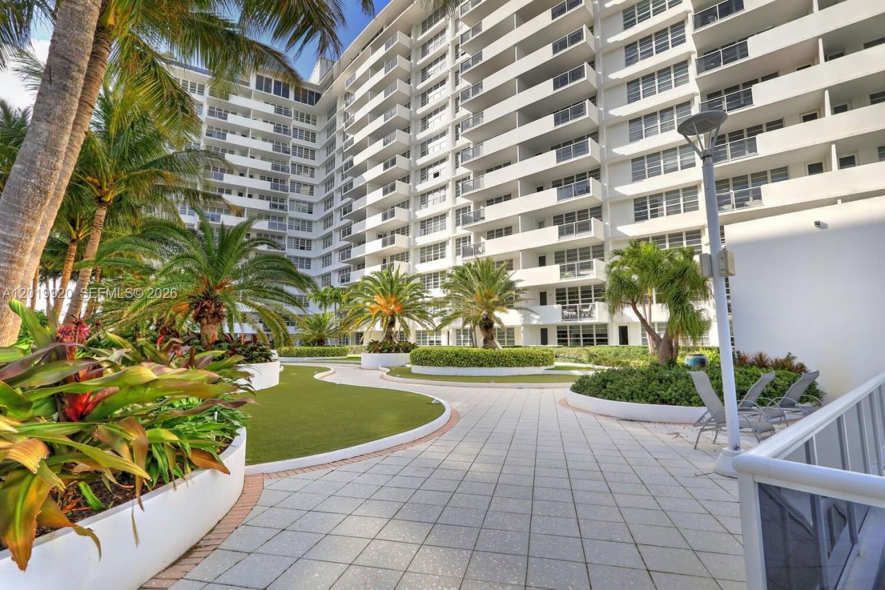 100 Lincoln Rd , Unit 330, Miami Beach, FL 33139 Photo