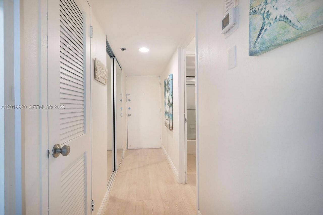 100 Lincoln Rd , Unit 330, Miami Beach, FL 33139 Photo