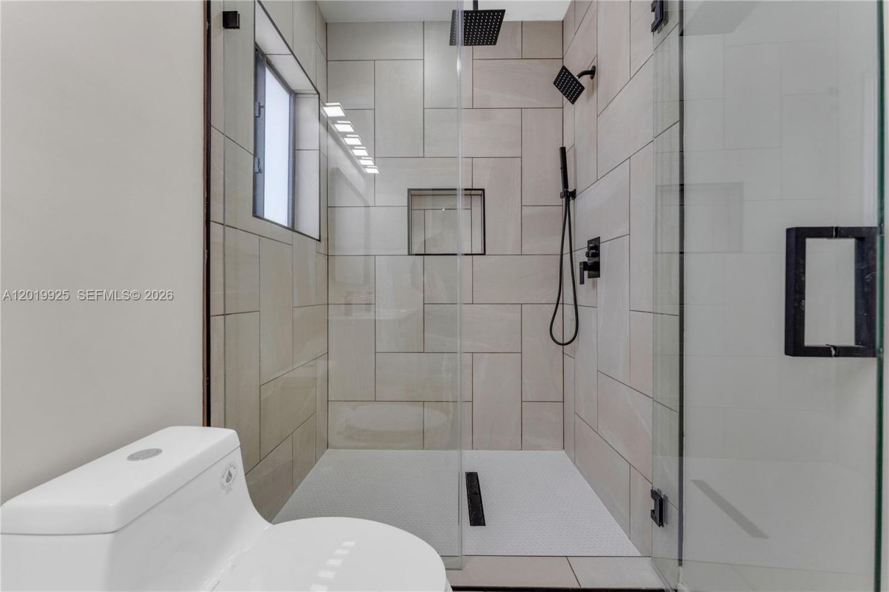1816 NW 49th St., Miami, FL 33142 Photo