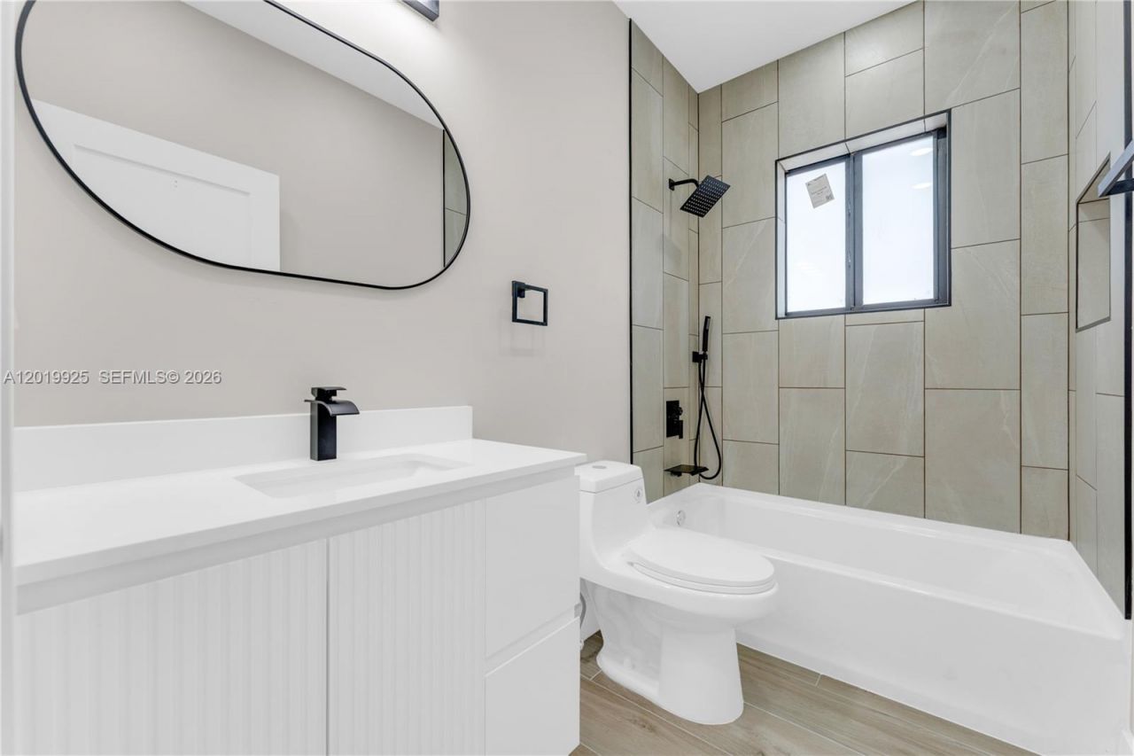 1816 NW 49th St., Miami, FL 33142 Photo