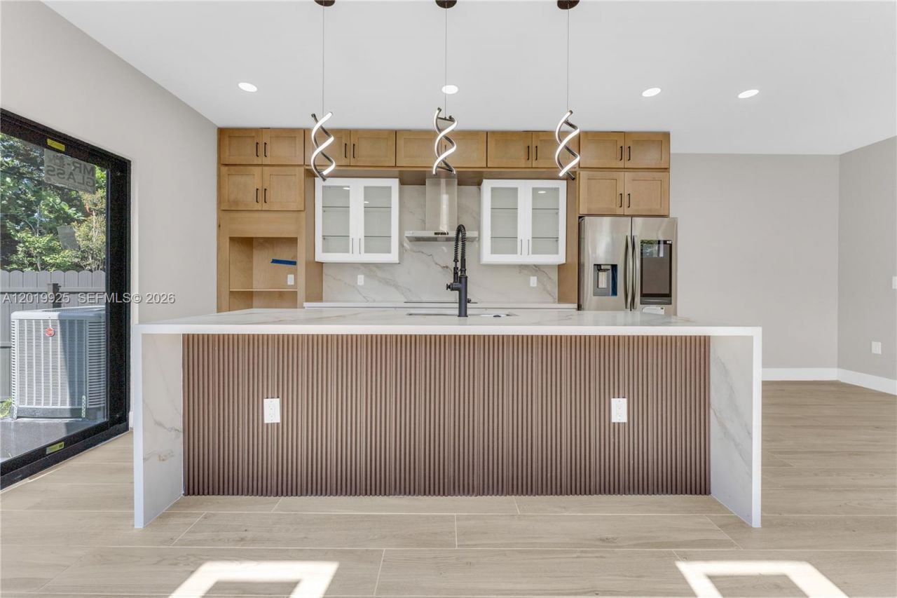 1816 NW 49th St., Miami, FL 33142 Photo