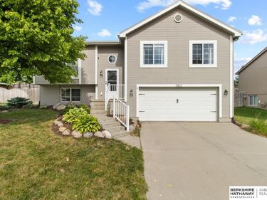 5823 S 190th Terrace , Omaha, NE 68135