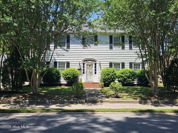 605 W Cutchin Street , Clinton, NC 28328