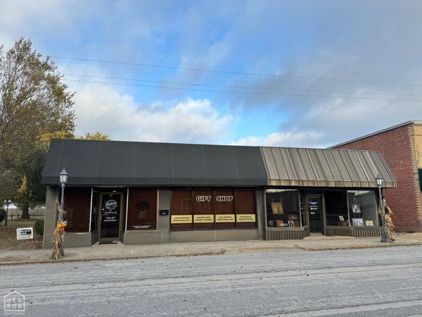 417 SW 2nd St, Corning, AR 72422