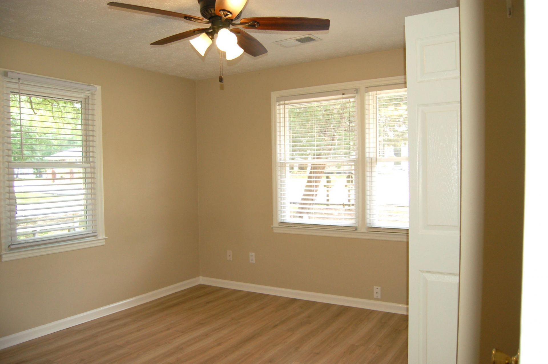 2103 Woodward Dr.  Photo 6