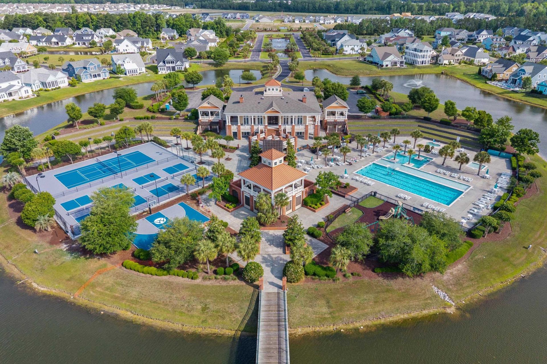 825 Crystal Water Way  Photo 28