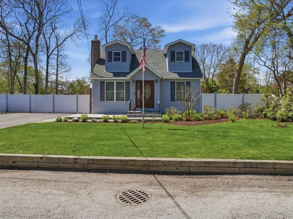 134 Washington Drive , Mastic Beach, NY 11951