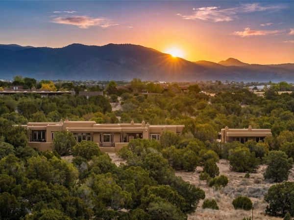 13 Cloudview Court , Santa Fe, NM 87506